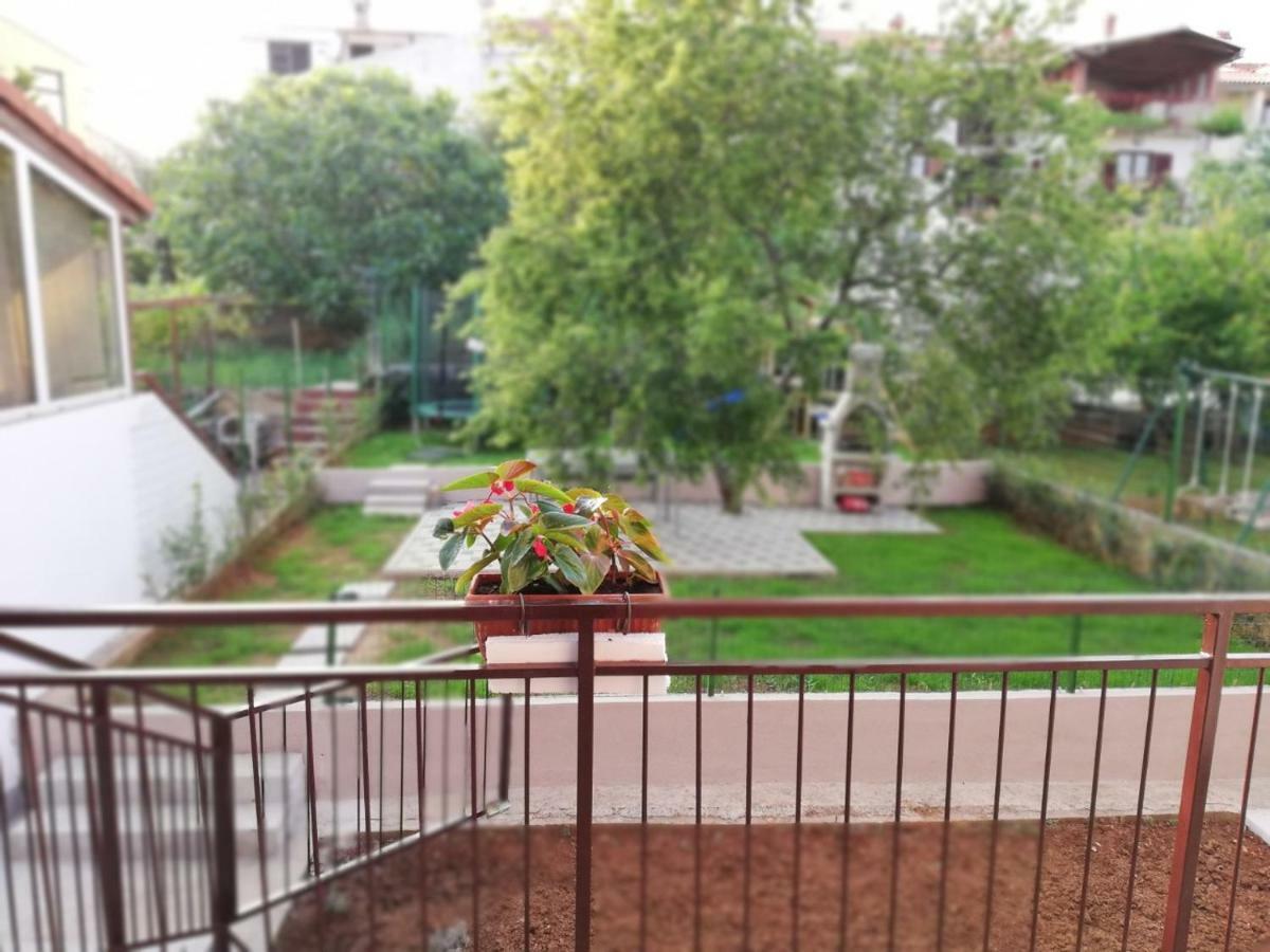 Family Apartment Ingrid พูลา ภายนอก รูปภาพ
